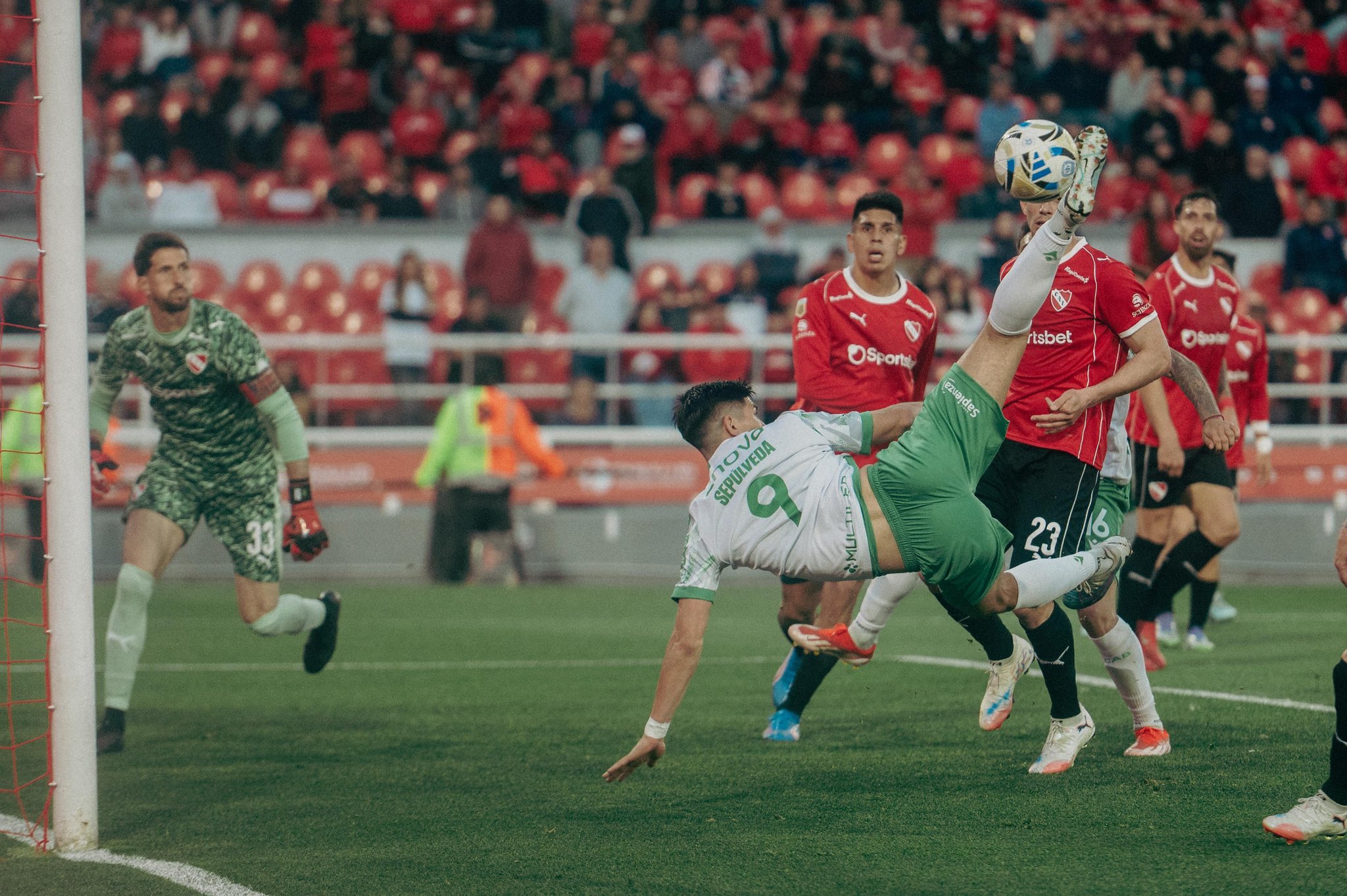 Fútbol: Independiente perdió con Banfield y se quedó sin director técnico