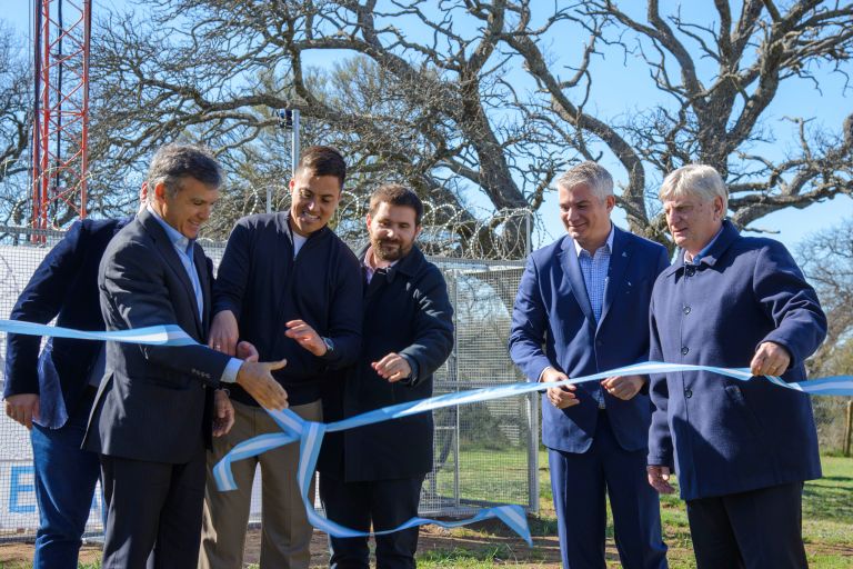 El Gobierno de La Pampa inauguró torre de conectividad en Parque Luro y presentaron el programa de Observación de Aves