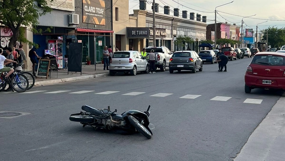 Un motociclista resultó herido tras un choque con un auto en Toay