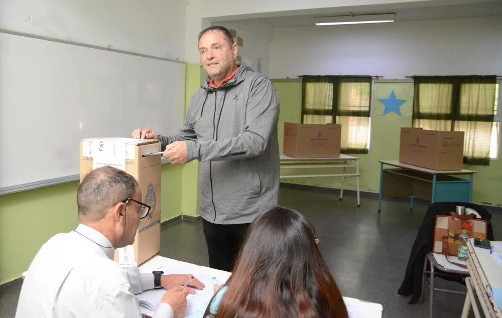 Votó Almudévar: “Siempre que hay que votar es una alegría inmensa”