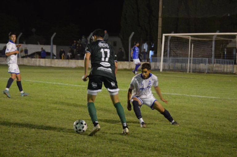 Fútbol: Alvear Fútbol Club venció a Ferro de Pico y se mantiene en la punta de su grupo en el Regional Federal Amateur