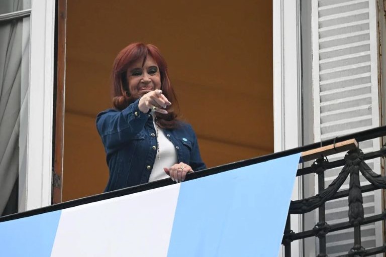 La Justicia impuso un máximo de tres personas para las visitas a la ex presidenta Cristina Kirchner