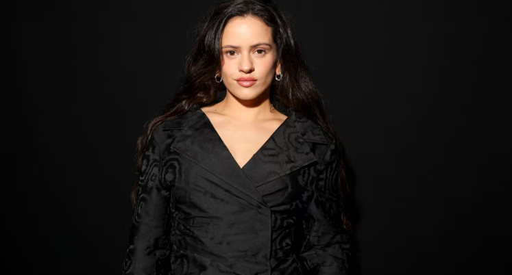 Rosalía presentó el tema “Berghain” junto a Björk e Yves Tumor: una pieza orquestal con un video sorprendente