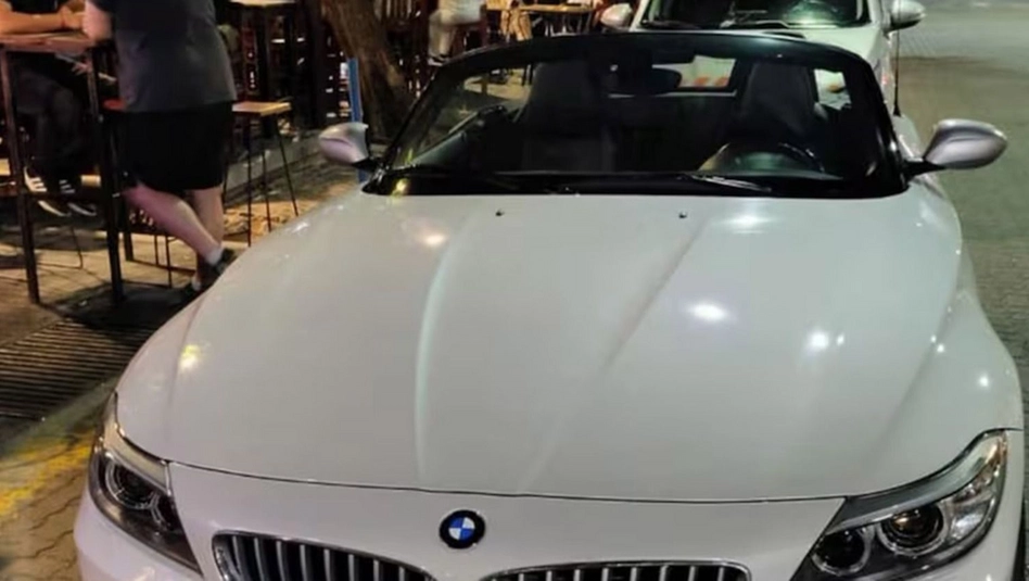 Concejal andaba en un descapotable alcoholizado y con una copa de vino