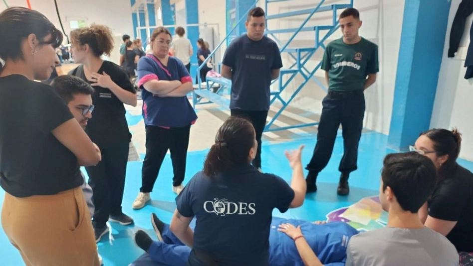 Más de 100 participantes en jornadas integrales de entrenamiento en emergencias en La Adela