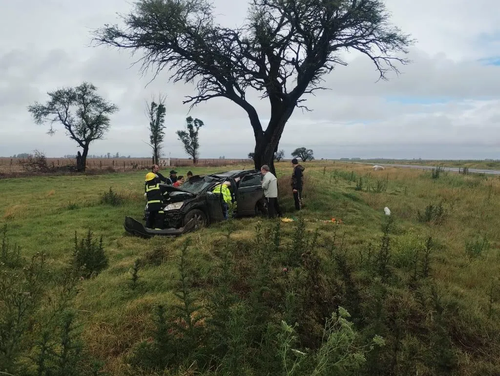 Dos personas heridas tras un vuelco con la Ruta Provincial 7