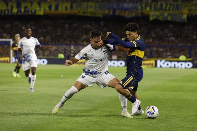 Fútbol: Boca superó a Talleres y se metió con autoridad en los cuartos del Clausura