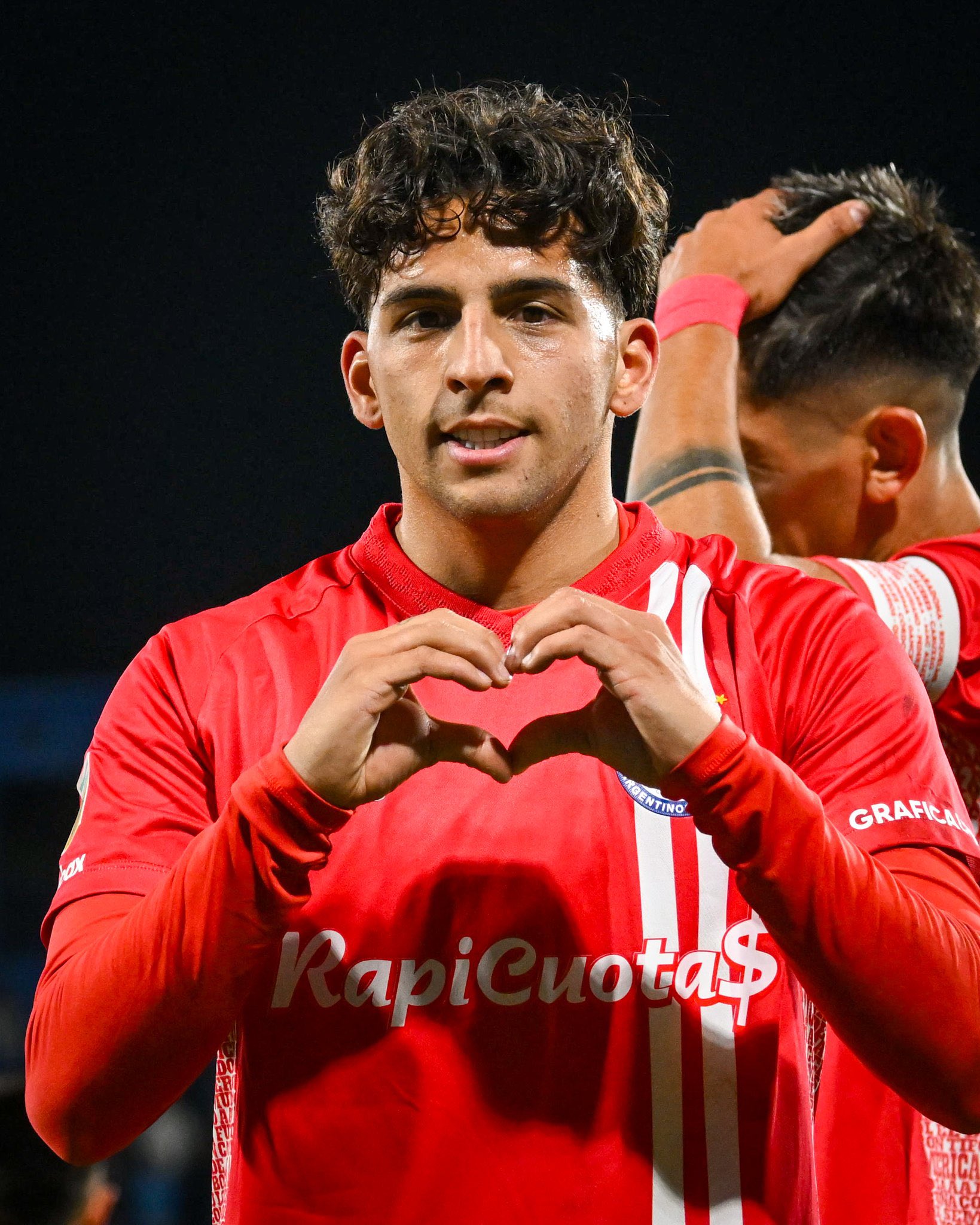 Fútbol: Argentinos venció 2 a 0 a Vélez en Liniers y avanzó a cuartos de final