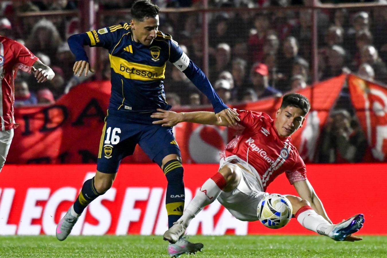 Fútbol: Boca recibe a Argentinos Juniors por un lugar en semifinales