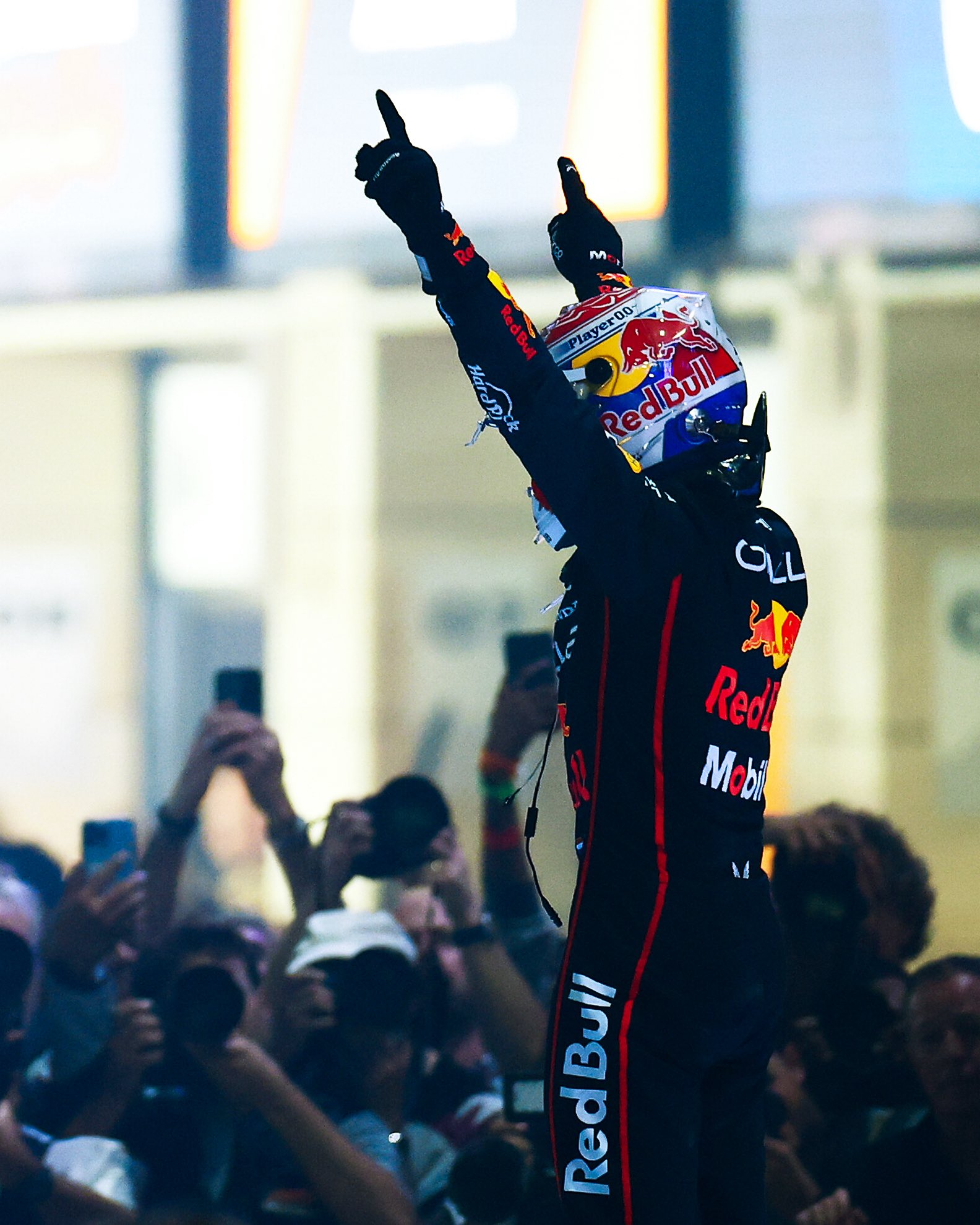 Automovilismo: Max Verstappen ganó en Qatar y el mundial se definirá Abu Dhabi