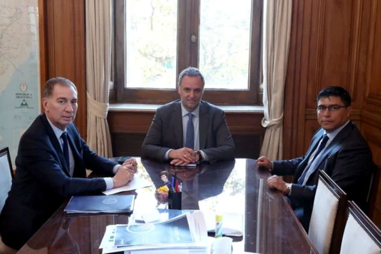 Santilli y Adorni recibieron al gobernador de Santa Cruz Claudio Vidal