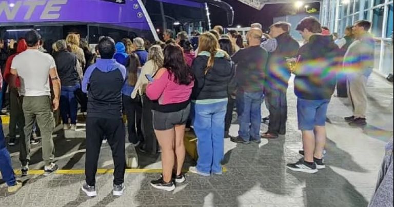 General Pico: “Escándalo en la Terminal de Ómnibus”, demoraron un viaje de egresados porque uno de los choferes estaba alcoholizado