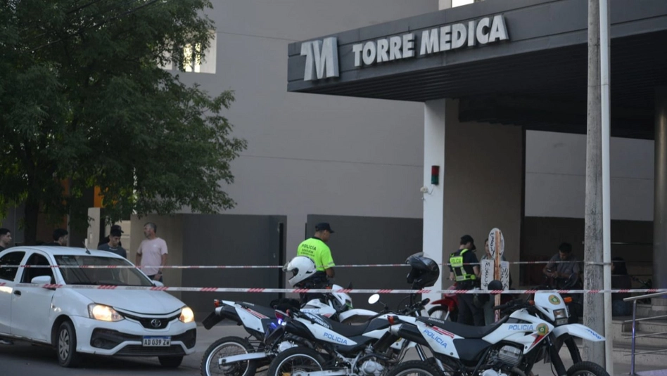 Santa Rosa: muerte en la Torre Médica genera amplio despliegue policial