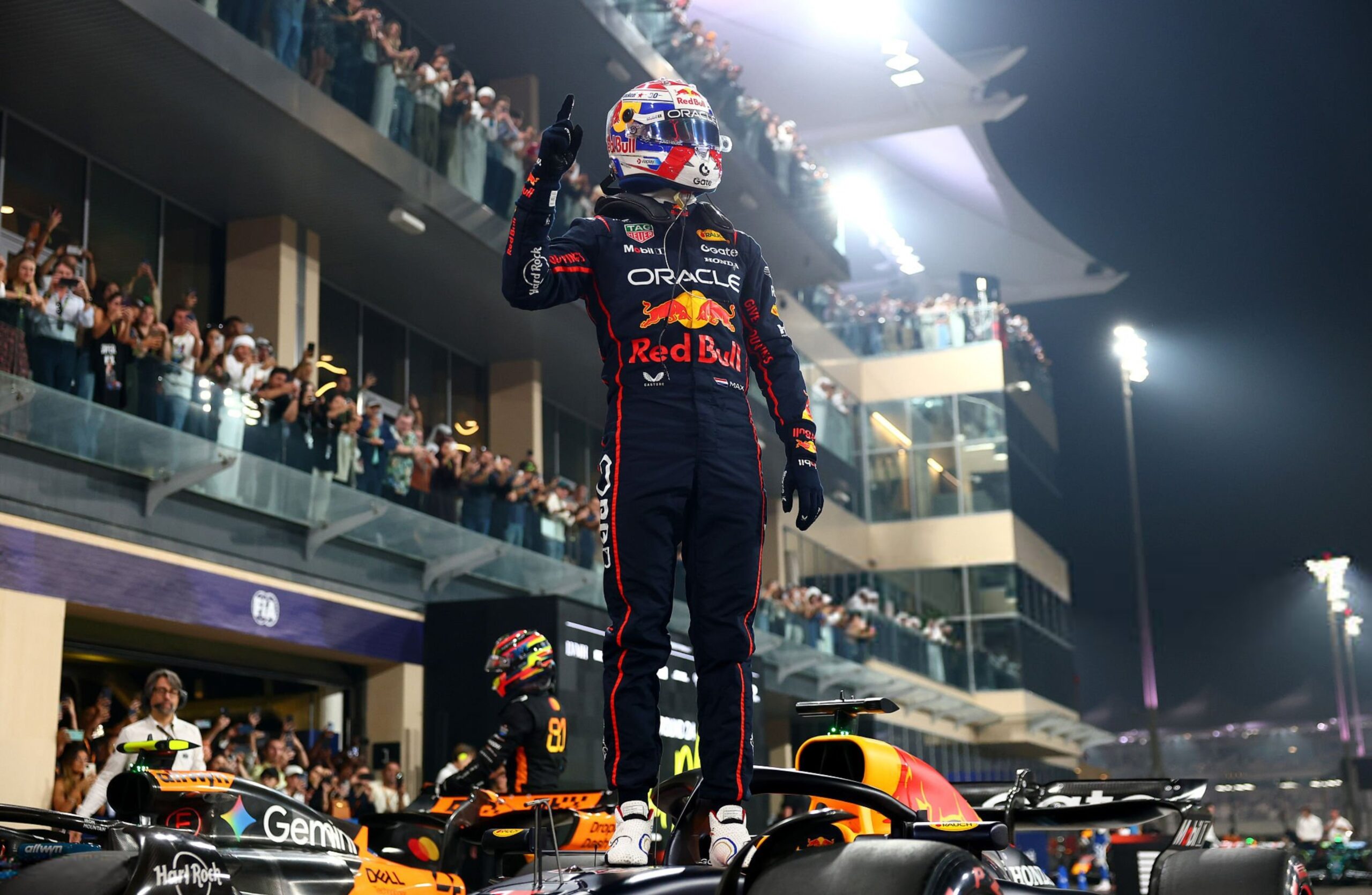 Automovilismo: Max Verstappen hizo pole position y luchará mano a mano con Norris y Piastri por el título mundial